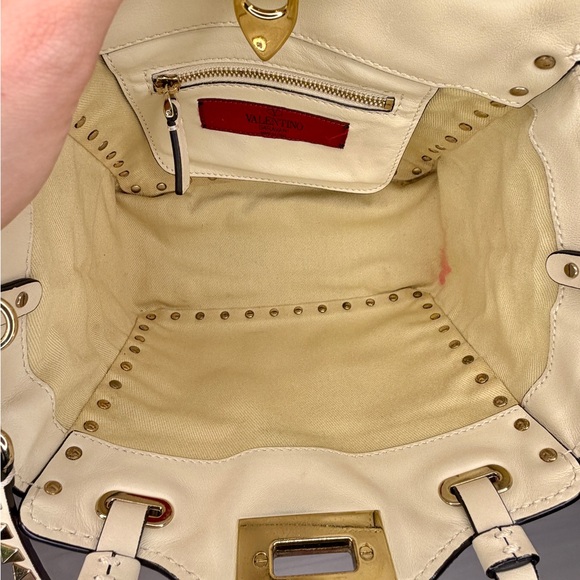 Valentino Garavani Small Rockstud Tote Bag Cream Leather 2-Way Crossbody - Picture 6 of 9